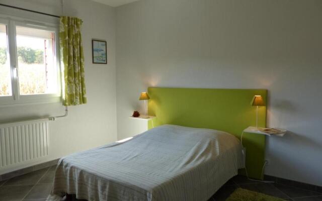 Gîte Isle-et-Bardais, 4 pièces, 6 personnes - FR-1-489-139