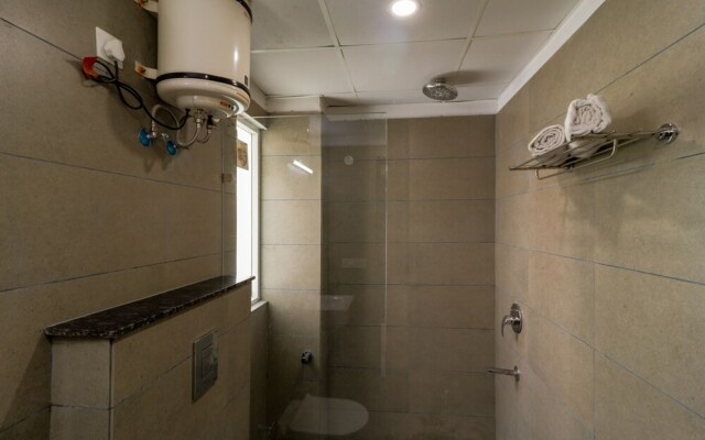 Tipsyy Inn Suites 007