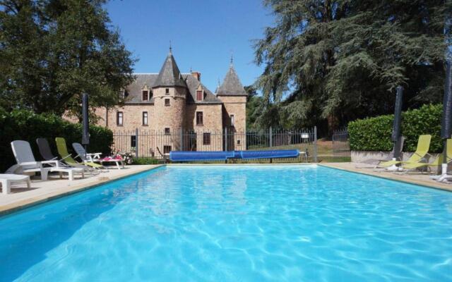 Château de Bussolles & 2 gîtes