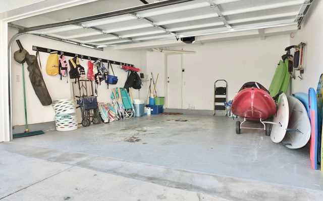 Steps to Beach & Alamitos Bay on LB Peninsula