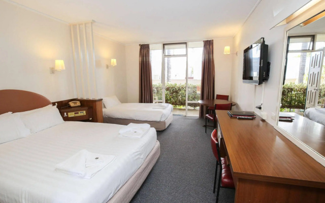 Sandors Motor Inn