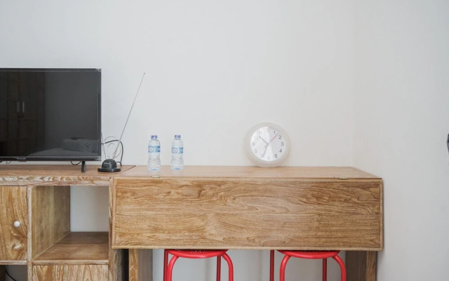 Nice and Homey Studio at Bintaro Embarcadero Apartment