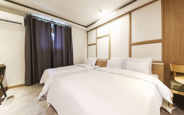 Moon Hotel