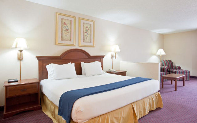 Holiday Inn Express Lincoln