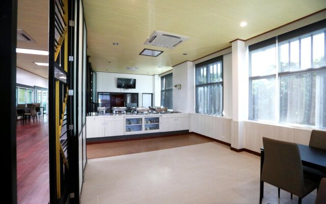 RoomQuest Suvarnabhumi Airport Rom Klao