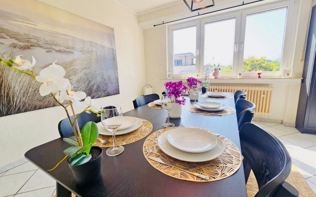 Chic Urban Stay 2BR with parking