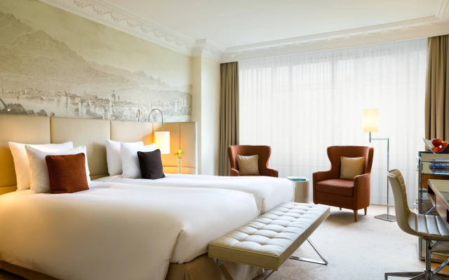 Renaissance Lucerne Hotel