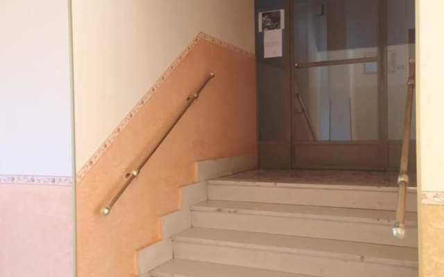 Golden Bed Home - Feel Like Home