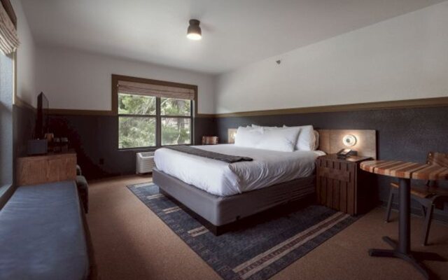 The Ozarker Lodge