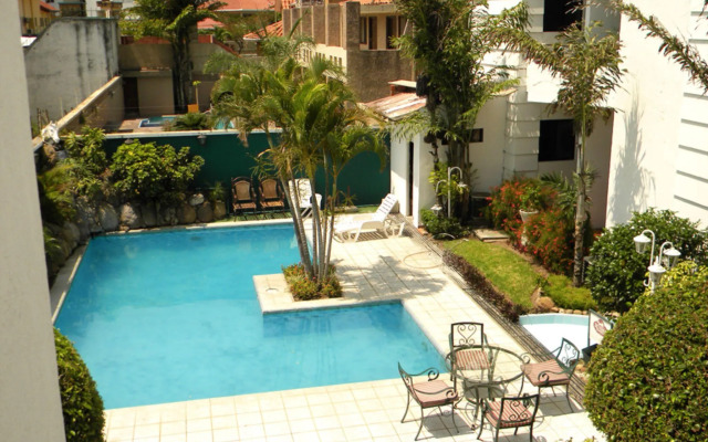 Royal Lodge Hotel