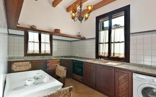 Les Cases Velles De Formentor