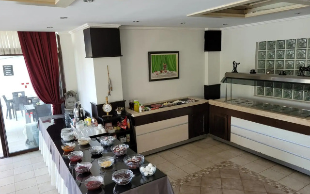 Carna Garden Hotel