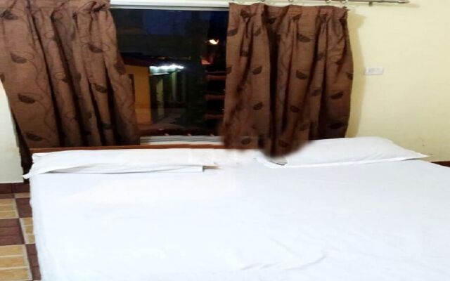 Goroomgo Kashi Inn Varanasi