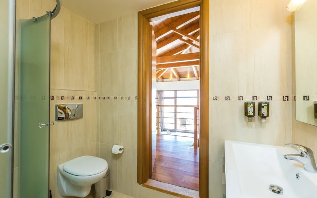 Leste Luxury Homes