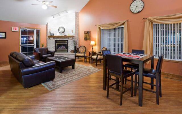 Paynesville Inn And Suites