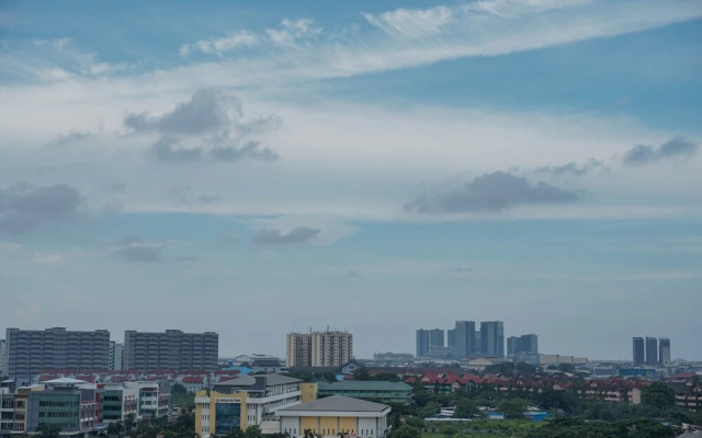 Homey Studio at Sentraland Cengkareng Apartment near Airport