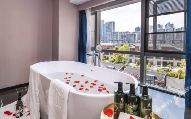 Huating Hotel · Zhixuan Designer Hotel (Guiyang Jinrong Branch)