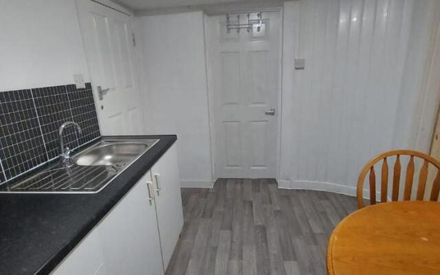 Lovely 3-bed Apartment in Parkgate Rotherham