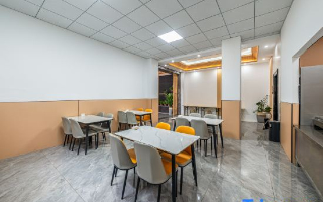 Nosedun Hotel (Dali High-Speed Railway Station Erhai Park)
