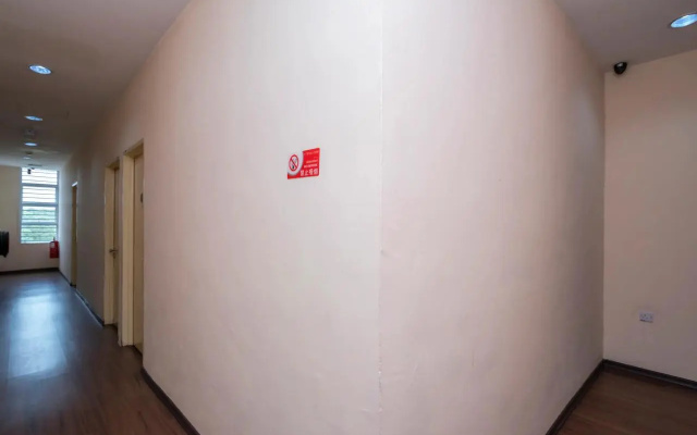 OYO 614 D'PINETREES Hotel