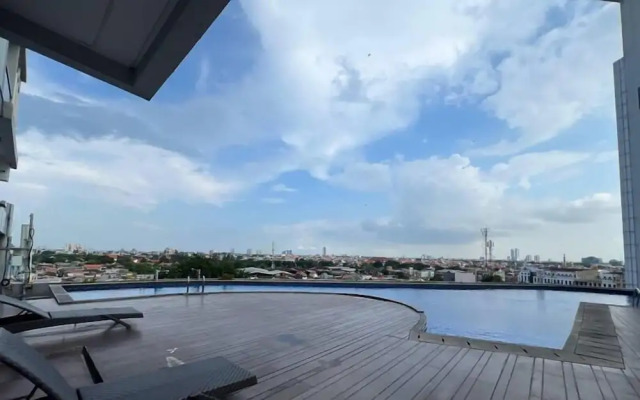 Good Location And Serene 2Br At Linden Apartment