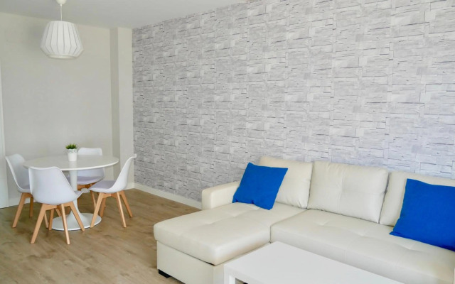 Playa Los Álamos, descanso y ocio en Torremolinos