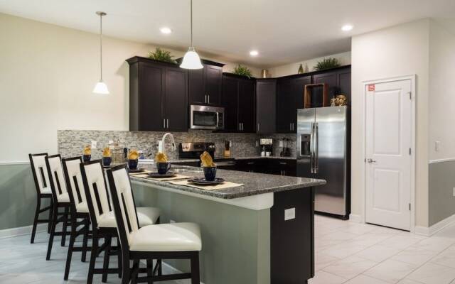 Champions Gate-9048sltstdjil 8 Bedroom Home