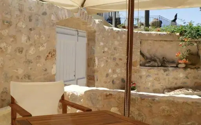 To Karavi Guesthouse