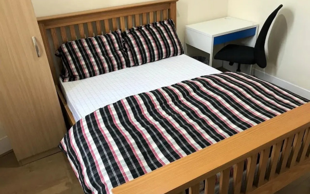 5 Bedroom House For Large Group