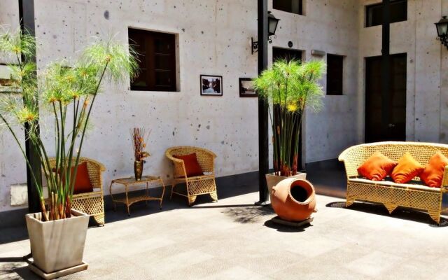 Hoteles Riviera Colonial