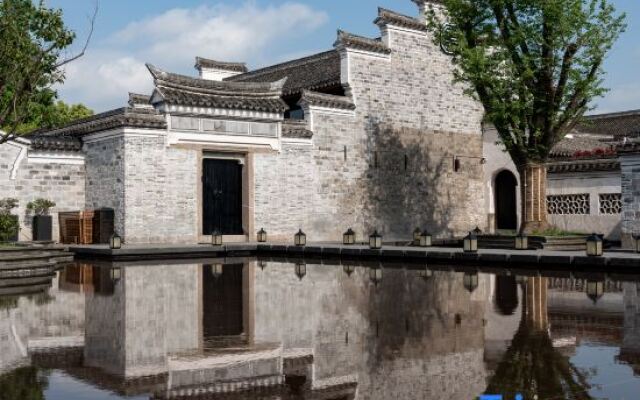 Ningbo Cloud Hotel (Cicheng Ancient County Chengchenghuang Temple)
