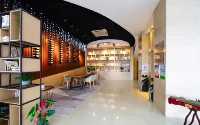 Baiyi Hotel (Suzhou Taihu Xukou Metro Station)