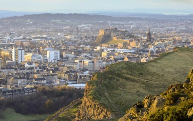 2 Bedroom Flat in Central Edinburgh