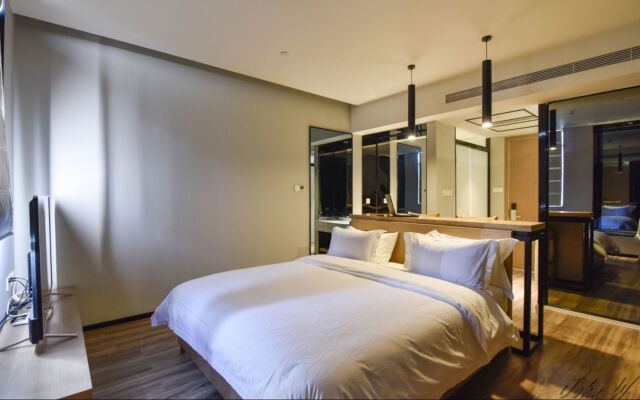 City Inn OCT Loft Branch