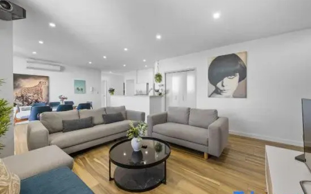 Prime 3BR Apt(Parking)/ICC/DarlingHarbour-10 mins