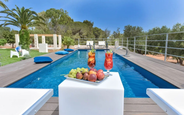 Esclusiva Villa a Ostuni con Piscina 1km dal Mare