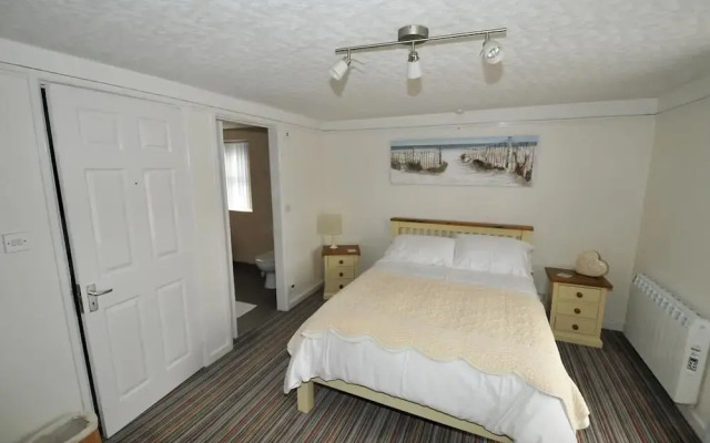 Treviglos Lodge Bed  Breakfast