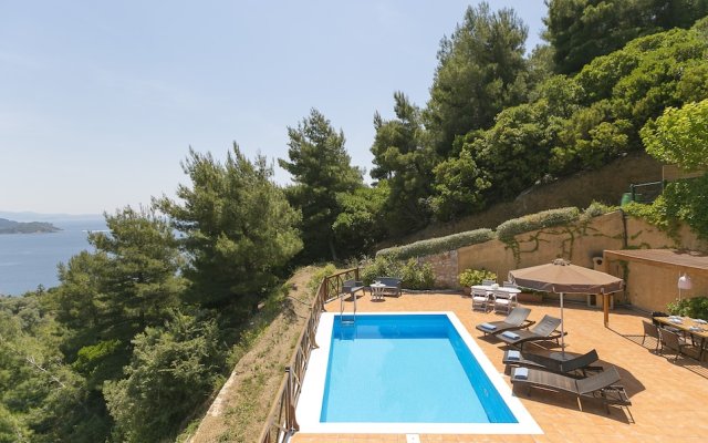 "europa,2br,2bth Villa With Private Pool And Stunning Sea Views"