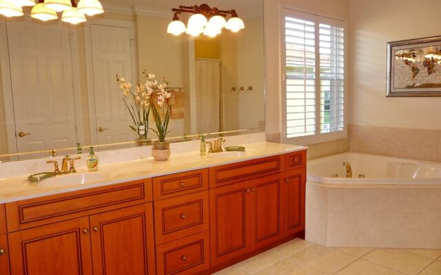 Pet-friendly Waterfront Home Near Beach With Pool