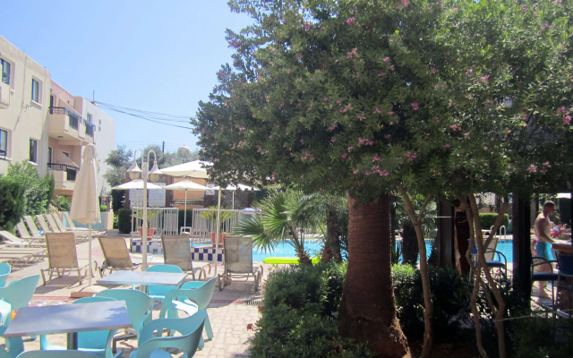 Senator Hotel Apartments - Adults Only