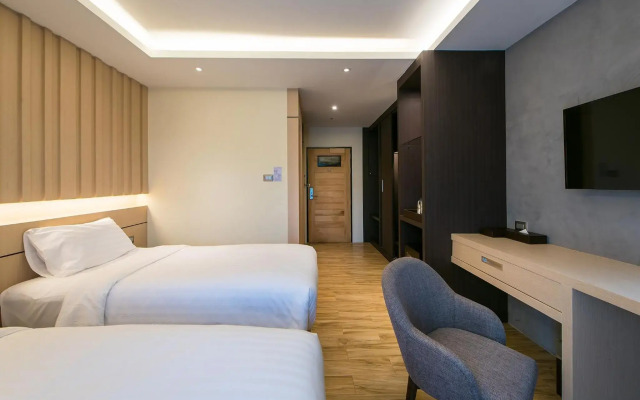 Nadee 10 Resort & Hotel