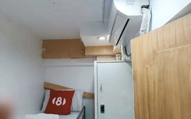 8Hostel