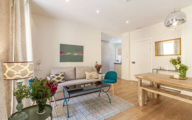 Sevilla Alquila Suites Jardines de Murillo con piscina climatizada