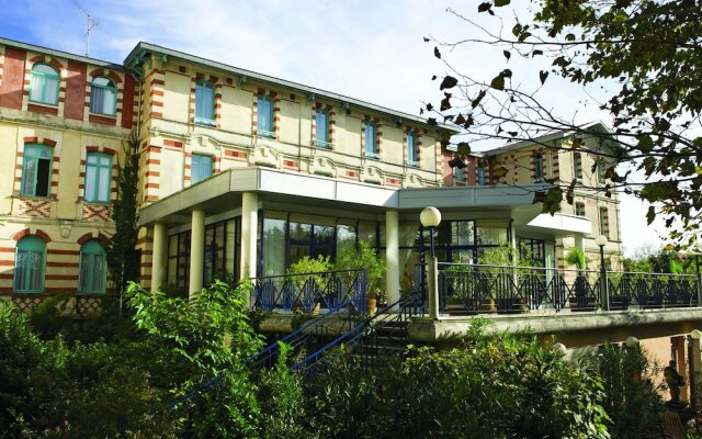 Apartment in Historic Town Villa in the Town of Arcachon