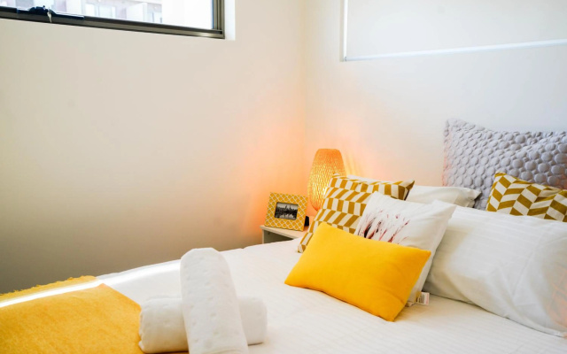 U201 Brunswick Living Top floor Balcony Close to APT and CBD Free Wifi Tram at Doorstep – Guest Rooms – Melbourne