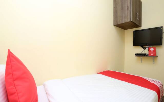 Oyo 15441 Apollo Paradise Guest House