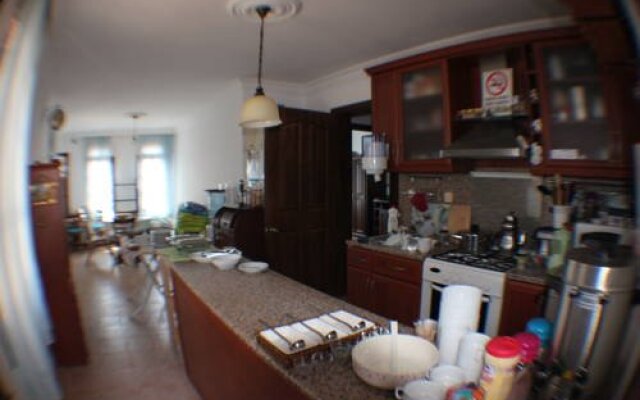 Cundahan Guest House