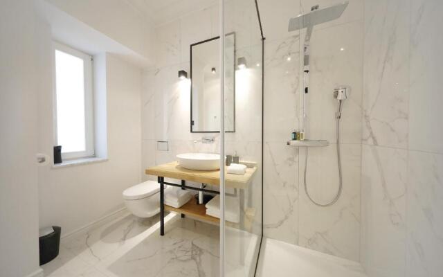 Greta Residence