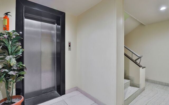 Oyo 17332 Hotel Nana'S