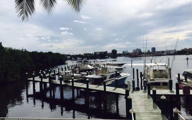 America Luxury Intracoastal Apartments